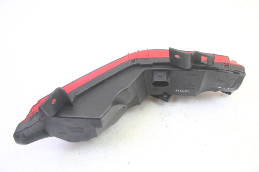 photo de FANALE STOP SINISTRA PIAGGIO MP3 HPE 350 (2018 - 2020) - Altra angolazione