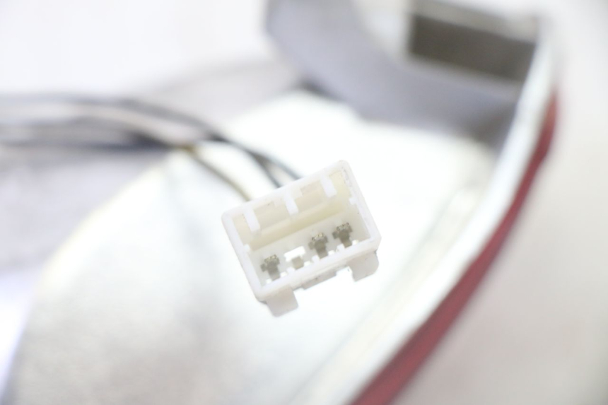 photo de FANALE STOP SINISTRA PIAGGIO MP3 LT 300 (2010 - 2016) - Dettagli dei punti di fissaggio