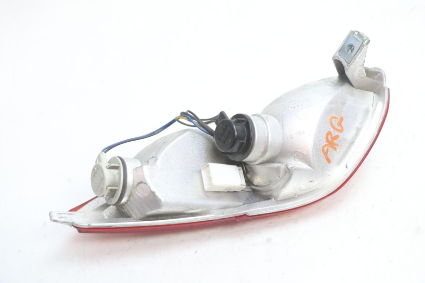 photo de FANALE STOP SINISTRA PIAGGIO MP3 LT 300 (2010 - 2016) - Primo piano tecnico