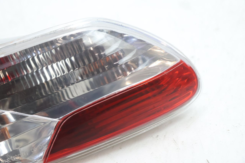photo de FANALE POSTERIORE SINISTRO PIAGGIO MP3 LT 400 (2007 - 2012) - Zoom sullo stato d'uso