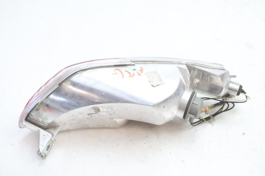 photo de FANALE POSTERIORE SINISTRO PIAGGIO MP3 LT 400 (2007 - 2012) - Primo piano tecnico