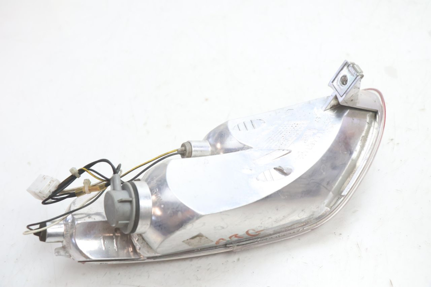 photo de FANALE POSTERIORE SINISTRO PIAGGIO MP3 LT 400 (2007 - 2012) - Dettagli dei punti di fissaggio