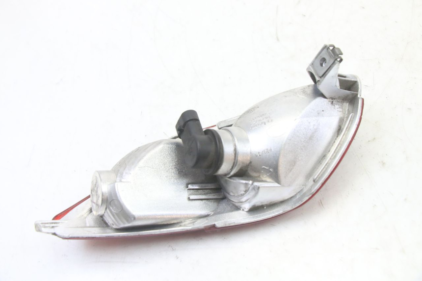 photo de FANALE POSTERIORE SINISTRO PIAGGIO MP3 500 (2011 - 2015) - Dettagli dei punti di fissaggio