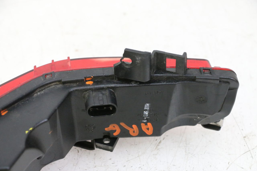 photo de FANALE STOP SINISTRA PIAGGIO MP3 500 (2014 - 2017) - Zoom sullo stato d'uso