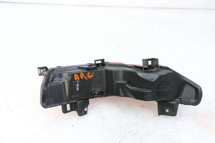 photo de FANALE STOP SINISTRA PIAGGIO MP3 500 (2014 - 2017) - Dettagli dei punti di fissaggio