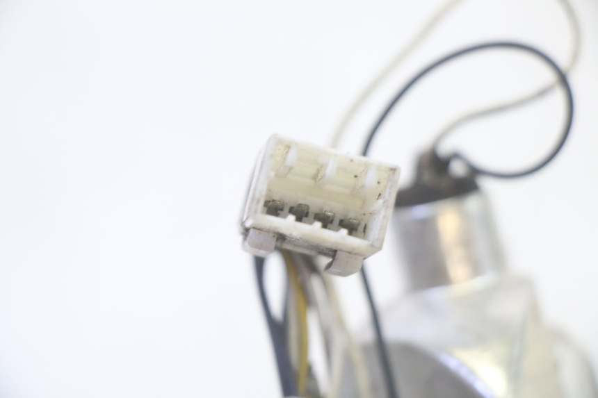 photo de FANALE STOP SINISTRA PIAGGIO MP3 RL 250 (2006 - 2010) - Stato della superficie e materiale