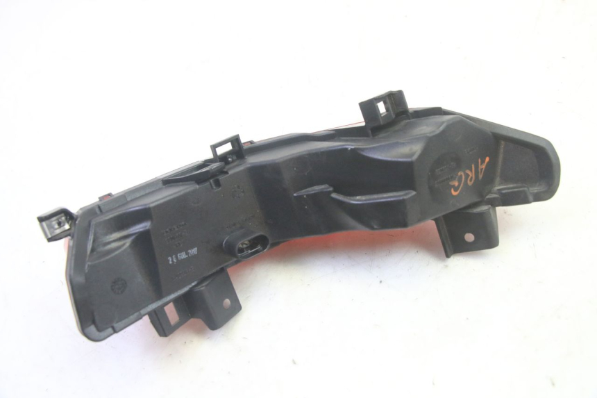 photo de FANALE STOP SINISTRA PIAGGIO MP3 500 (2016 - 2018) - Primo piano tecnico