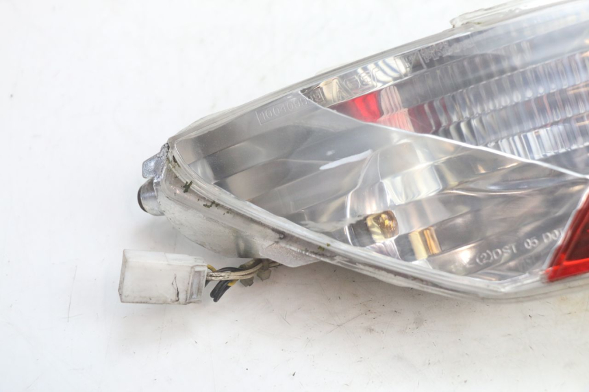 photo de FANALE STOP SINISTRA PIAGGIO MP3 125 (2006 - 2014) - Dettaglio del componente