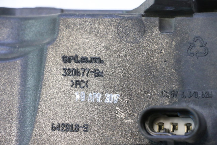 photo de FANALE STOP SINISTRA PIAGGIO MP3 500 (2016 - 2018) - Zoom sullo stato d'uso