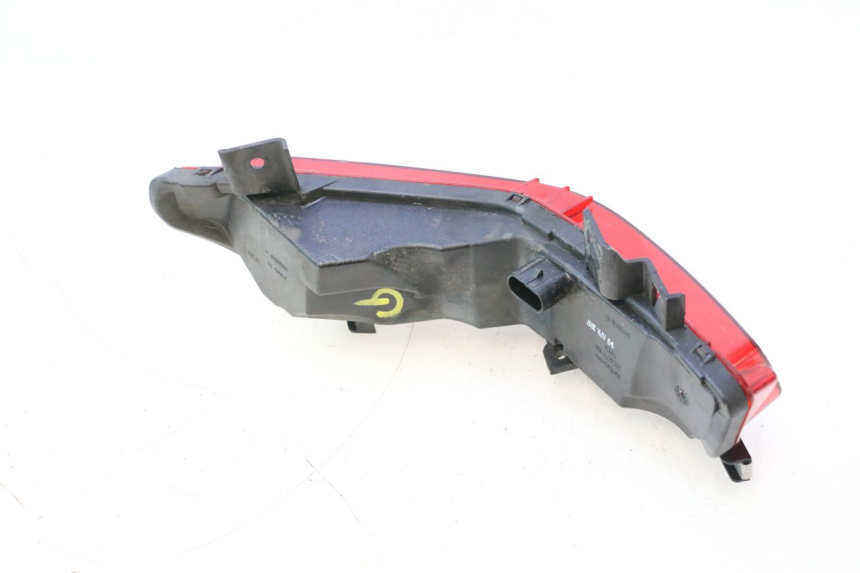 photo de FANALE STOP SINISTRA PIAGGIO MP3 500 (2016 - 2018) - Altra angolazione
