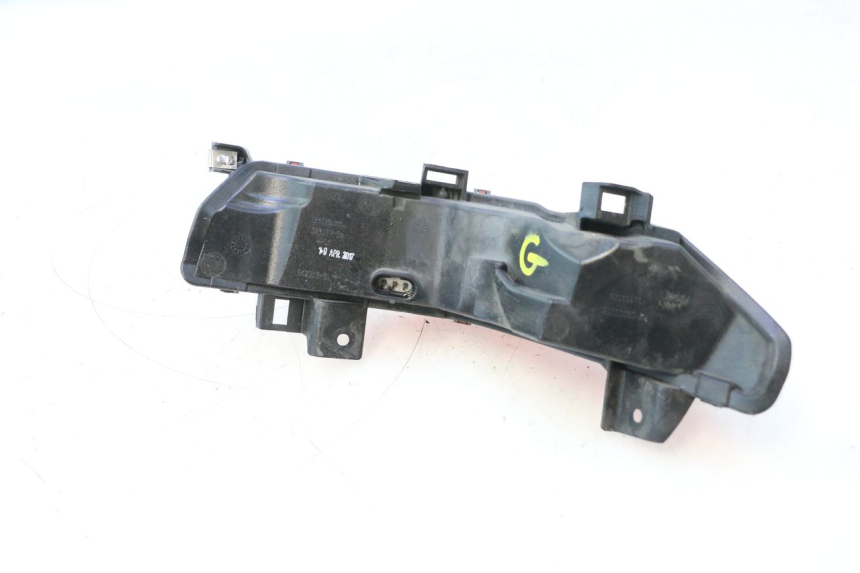 photo de FANALE STOP SINISTRA PIAGGIO MP3 500 (2016 - 2018) - Primo piano tecnico