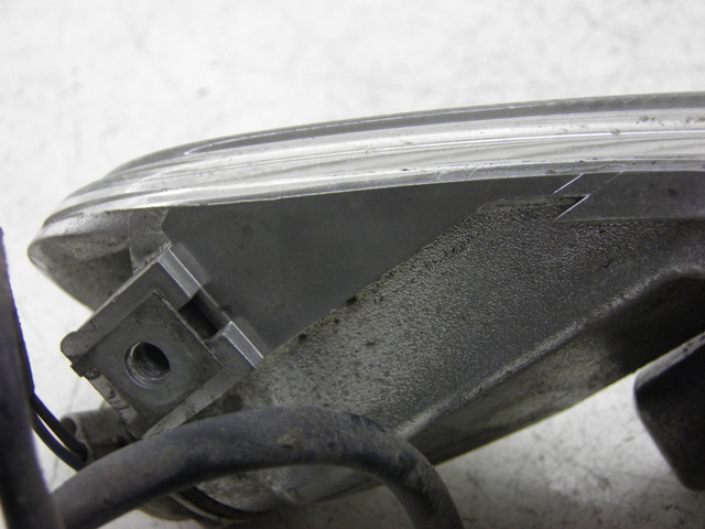 photo de FANALE POSTERIORE SINISTRO PIAGGIO CARNABY 125 (2007 - 2011) - Dettagli dei punti di fissaggio