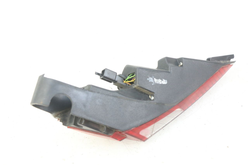 photo de FANALE POSTERIORE SINISTRO PEUGEOT SATELIS COMPRESSOR K15 125 (2006 - 2009) - Dettagli dei punti di fissaggio