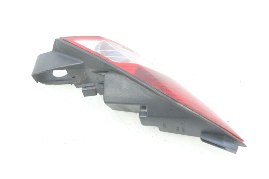 photo de FANALE POSTERIORE SINISTRO PEUGEOT SATELIS COMPRESSOR K15 125 (2006 - 2009) - Stato della superficie e materiale