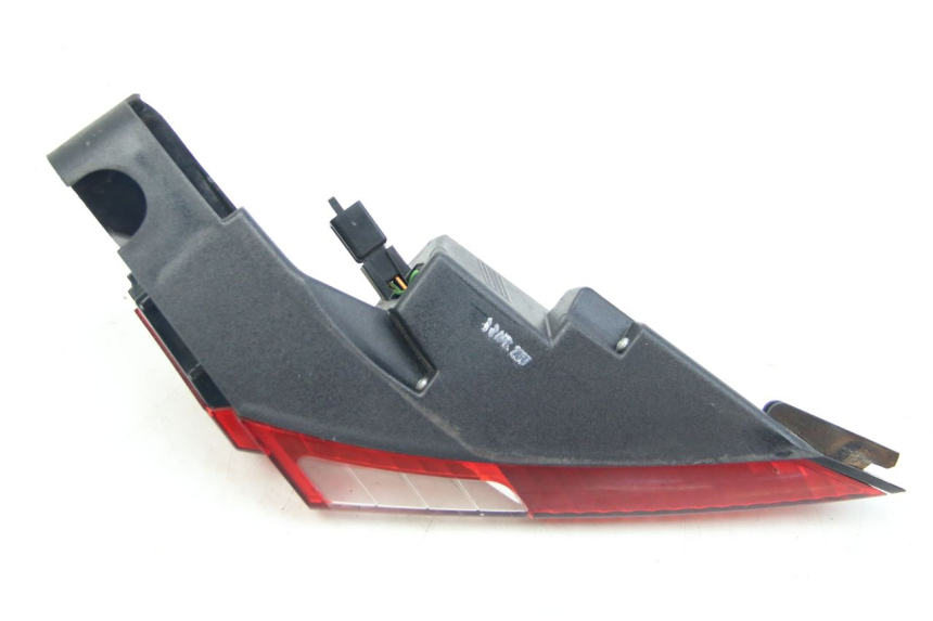 photo de FANALE POSTERIORE SINISTRO PEUGEOT SATELIS 125 (2006 - 2009) - Primo piano tecnico