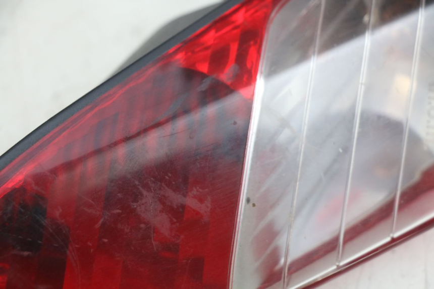 photo de FANALE POSTERIORE SINISTRO PEUGEOT SATELIS 125 (2010 - 2012) - Altra angolazione