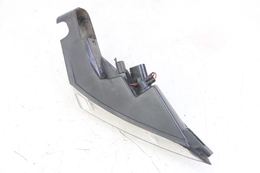 photo de FANALE STOP SINISTRA PEUGEOT SATELIS 125 (2013 - 2018) - Stato della superficie e materiale