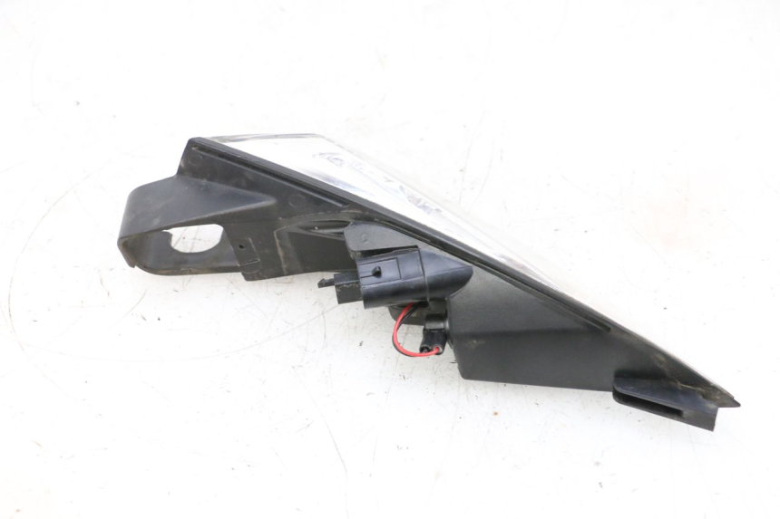 photo de FANALE STOP SINISTRA PEUGEOT SATELIS 125 (2013 - 2018) - Stato della superficie e materiale