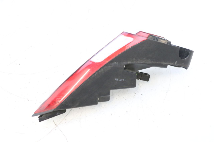 photo de FANALE POSTERIORE SINISTRO PEUGEOT SATELIS 125 (2006 - 2009) - Caratteristiche distintive