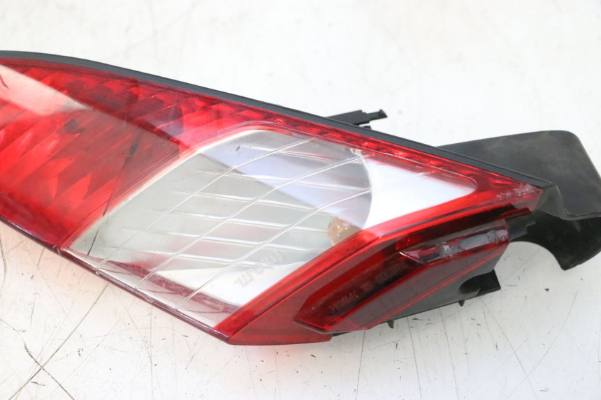 photo de FANALE POSTERIORE SINISTRO PEUGEOT SATELIS 125 (2006 - 2009) - Altra angolazione