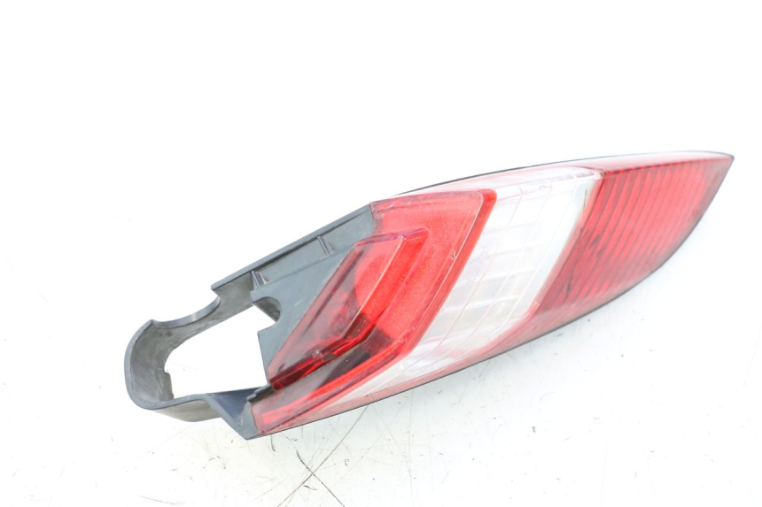photo de FANALE POSTERIORE SINISTRO PEUGEOT SATELIS 125 (2006 - 2009) - Stato della superficie e materiale