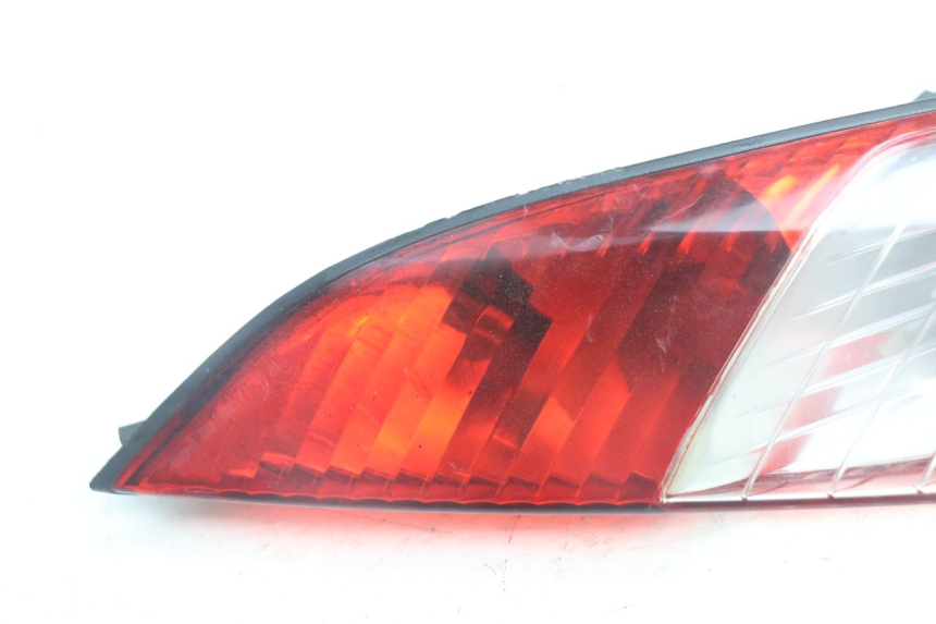 photo de FANALE POSTERIORE SINISTRO PEUGEOT SATELIS 125 (2006 - 2009) - Dettaglio del componente