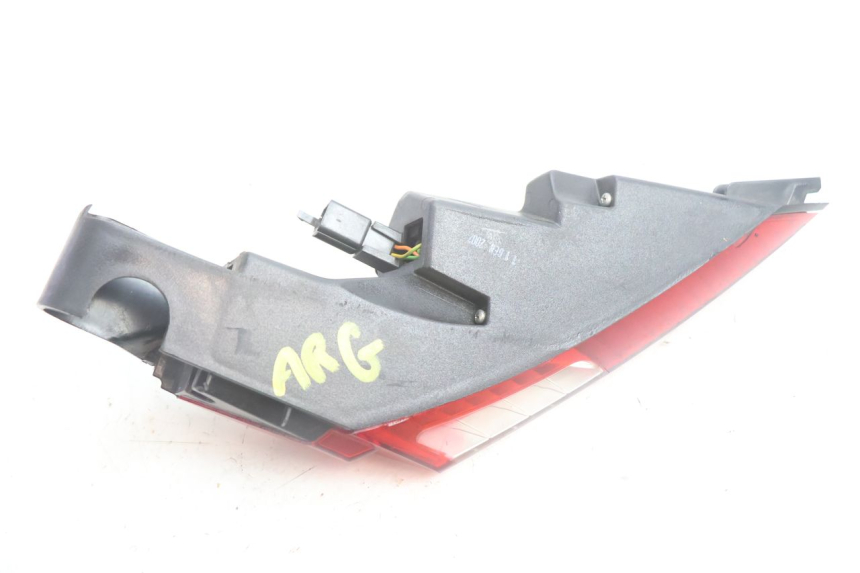 photo de FANALE POSTERIORE SINISTRO PEUGEOT SATELIS 125 (2006 - 2009) - Primo piano tecnico