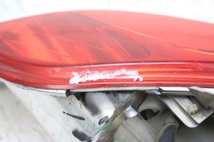 photo de FANALE POSTERIORE SINISTRO MBK SKYCRUISER 125 (2010 - 2013) - Primo piano tecnico