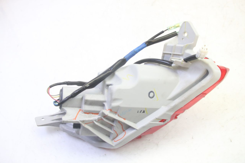 photo de FANALE STOP SINISTRA YAMAHA TRICITY 300 (2020 - 2024) - Primo piano tecnico