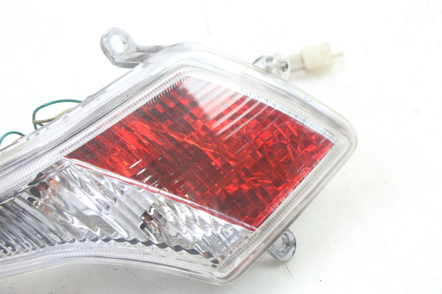 photo de FANALE POSTERIORE SINISTRO PEUGEOT VIVACITY NEW 2T 50 (2008 - 2017) - Zoom sullo stato d'uso