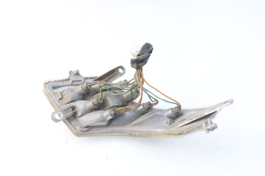 photo de Fanale posteriore sinistro PEUGEOT VIVACITY NEW 4T 50 (2008 - 2017) - Zoom sullo stato d'uso