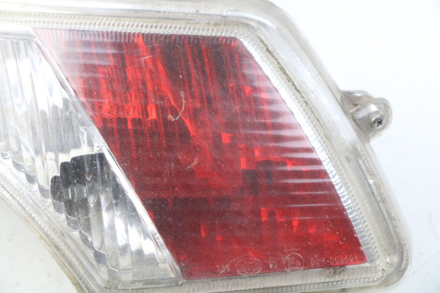 photo de Fanale posteriore sinistro PEUGEOT VIVACITY NEW 4T 50 (2008 - 2017) - Dettagli dei punti di fissaggio