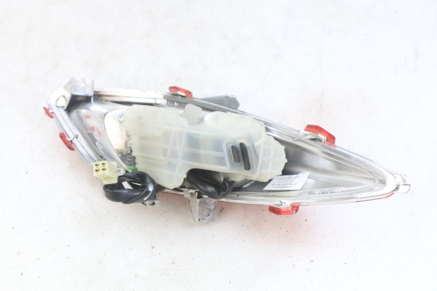 photo de FANALE POSTERIORE SINISTRO YAMAHA X-MAX XMAX 125 (2010 - 2013) - Altra angolazione