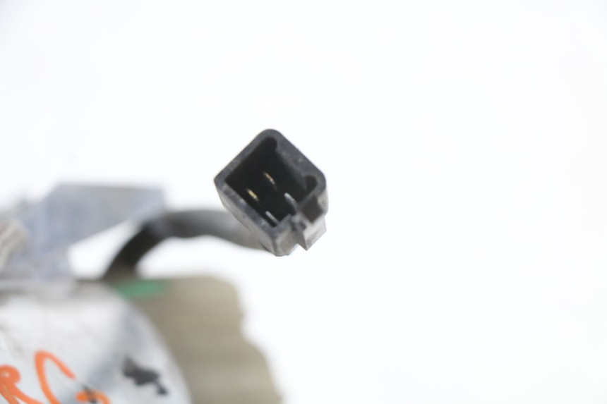 photo de FANALE POSTERIORE SINISTRO YAMAHA X-MAX XMAX 125 (2010 - 2013) - Dettagli dei punti di fissaggio