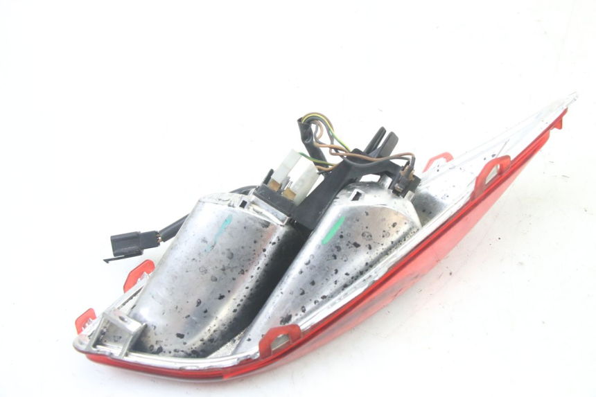 photo de FANALE POSTERIORE SINISTRO YAMAHA X-MAX XMAX 125 (2010 - 2013) - Altra angolazione