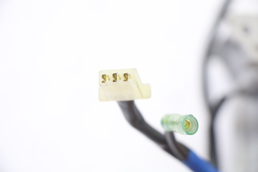 photo de FANALE STOP SINISTRA YAMAHA XMAX X-MAX 125 (2021 - 2025) - Dettagli dei punti di fissaggio