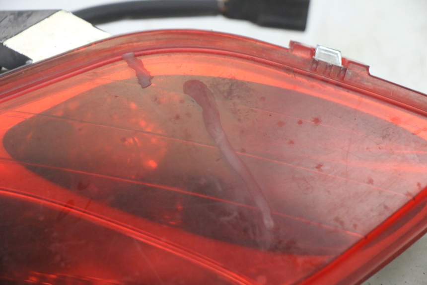 photo de FANALE POSTERIORE SINISTRO YAMAHA X-MAX XMAX 125 (2010 - 2013) - Altra angolazione