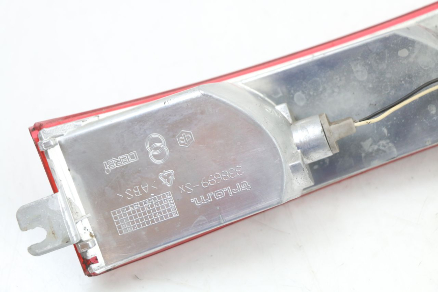 photo de FANALE STOP SINISTRA PIAGGIO XEVO - X EVO 125 (2007 - 2017) - Dettagli dei punti di fissaggio