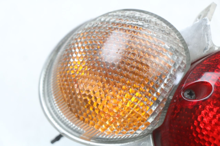 photo de FANALE STOP SINISTRA YAMAHA YP MAJESTY 125 (2002 - 2006) - Zoom sullo stato d'uso