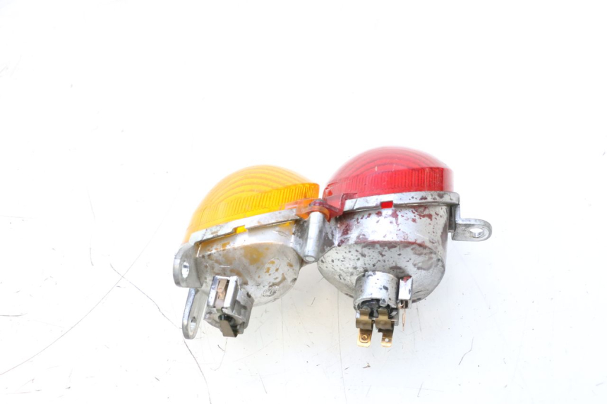 photo de FANALE STOP SINISTRA YAMAHA YP MAJESTY 125 (1998 - 2001) - Zoom sullo stato d'uso