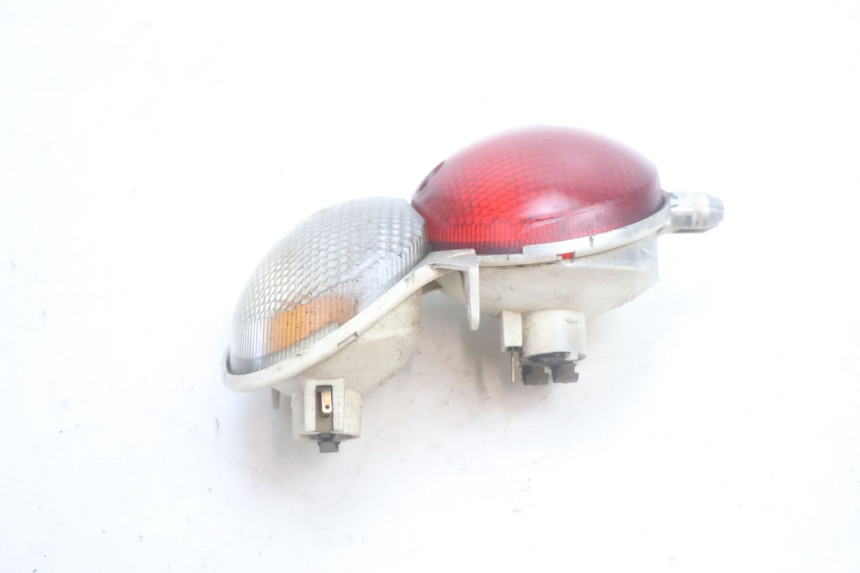 photo de FANALE STOP SINISTRA YAMAHA YP MAJESTY 125 (2002 - 2006) - Zoom sullo stato d'uso