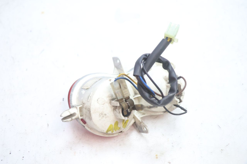 photo de FANALE STOP SINISTRA YAMAHA YP MAJESTY 125 (2002 - 2006) - Altra angolazione