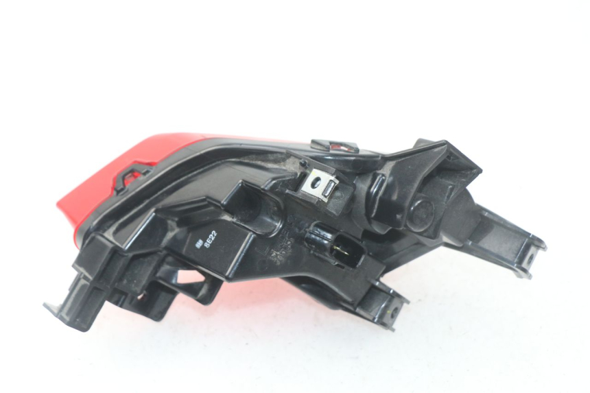 photo de FANALE STOP SINISTRA YAMAHA YP T-MAX TMAX 530 (2017 - 2020) - Dettagli dei punti di fissaggio