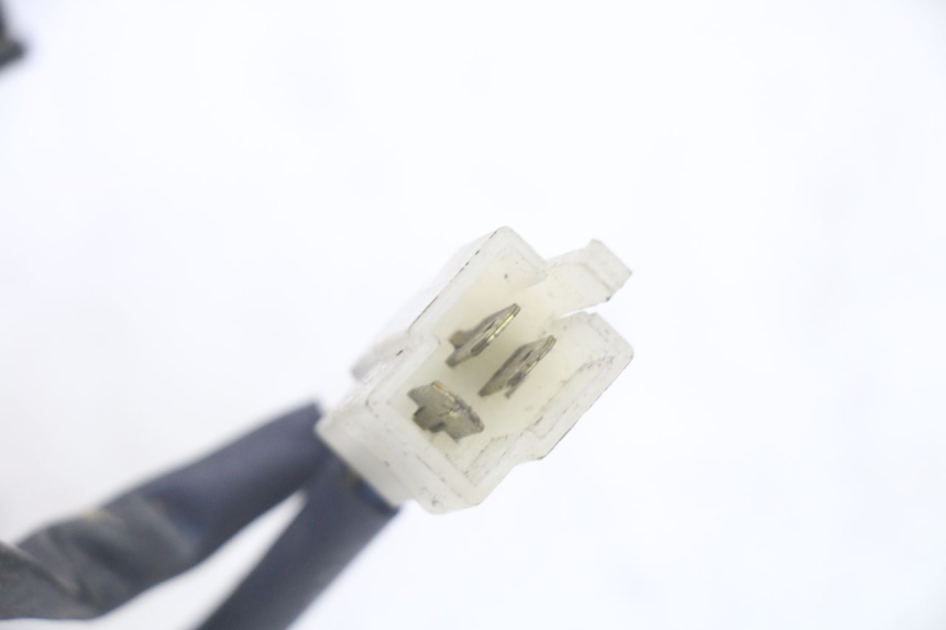 photo de FANALE STOP POSTERIORE  KAWASAKI GPX R WARBIRD 600 (1988 - 1993) - Dettagli dei punti di fissaggio