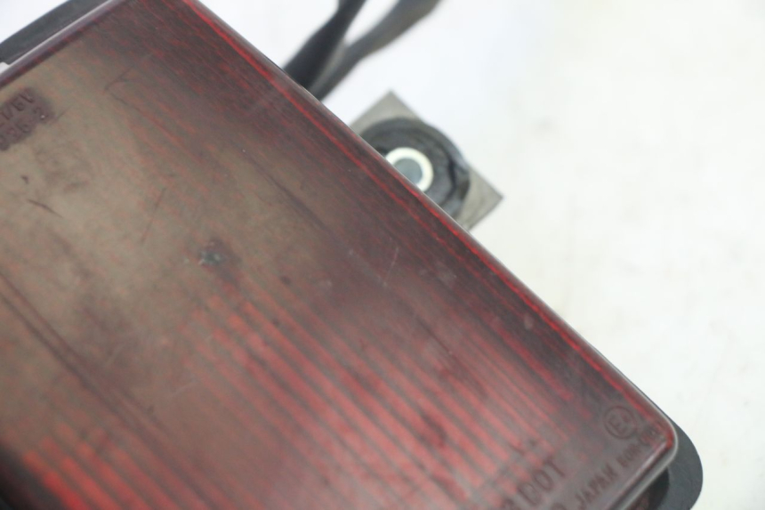 photo de FANALE STOP POSTERIORE  KAWASAKI GPZ RX 1000 (1986 - 1988) - Primo piano tecnico