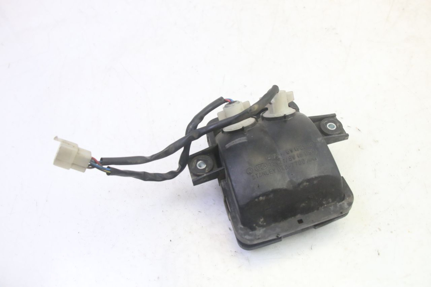 photo de FANALE STOP POSTERIORE  KAWASAKI GPZ RX 1000 (1986 - 1988) - Dettagli dei punti di fissaggio