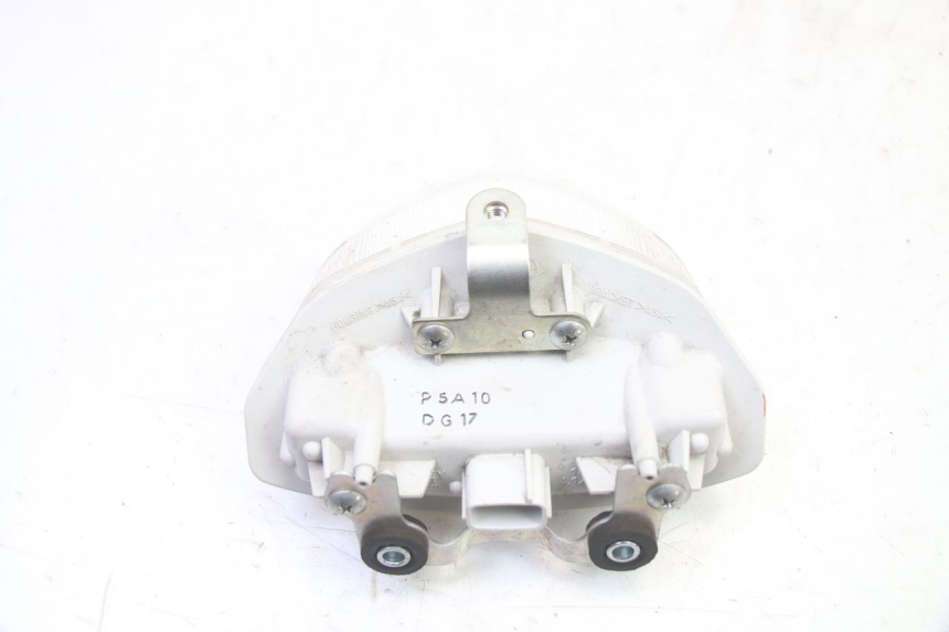 photo de FANALE STOP POSTERIORE  SUZUKI GSR 750 (2011 - 2017) - Primo piano tecnico