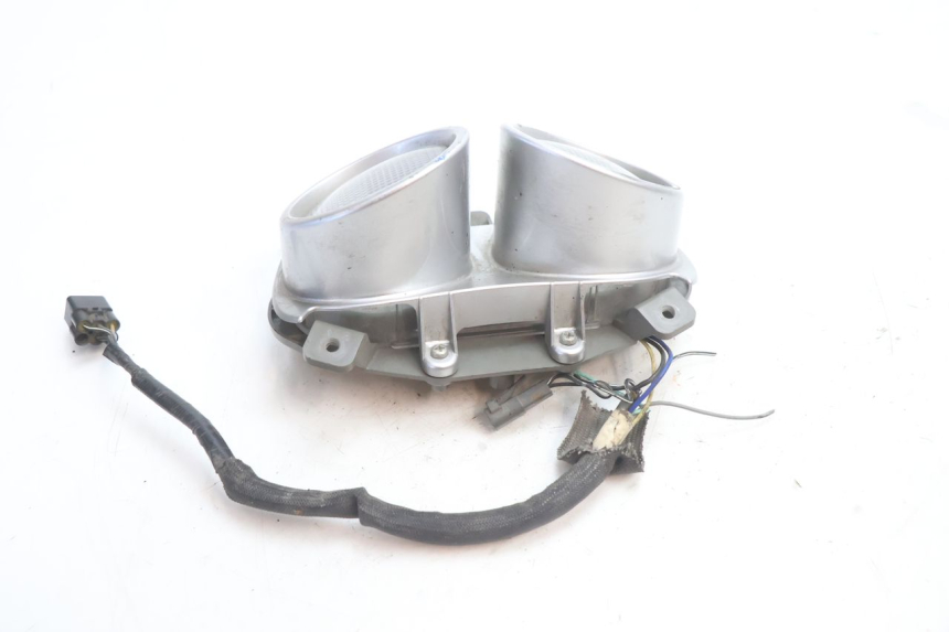 photo de FANALE POSTERIORE SUZUKI GSR 600 (2005 - 2012) - Altra angolazione