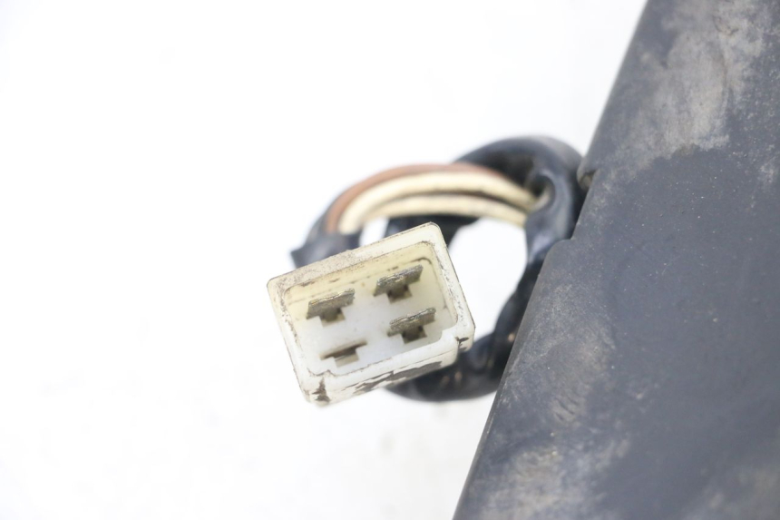 photo de FANALE STOP POSTERIORE  SUZUKI GSX E 250 (1982 - 1983) - Stato della superficie e materiale