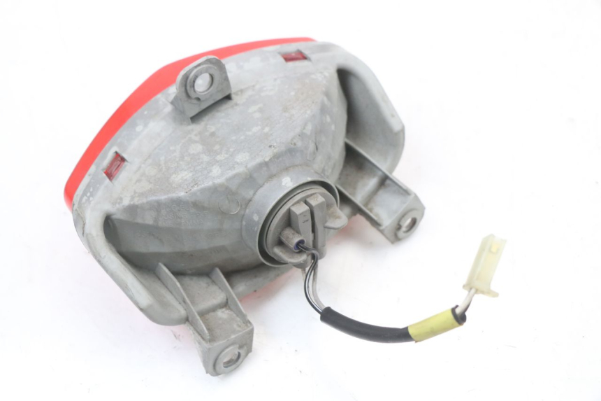 photo de FANALE STOP POSTERIORE  HYOSUNG GTR 125 (2006 - 2008) - Primo piano tecnico